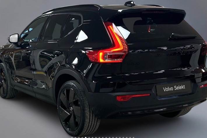 Sort Volvo EX40 fra 2025