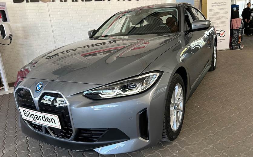 BMW i4 eDrive35