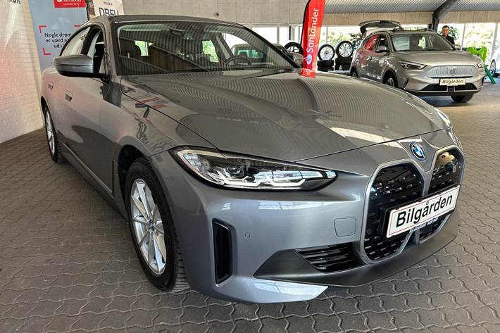 Sort BMW i4 fra 2023