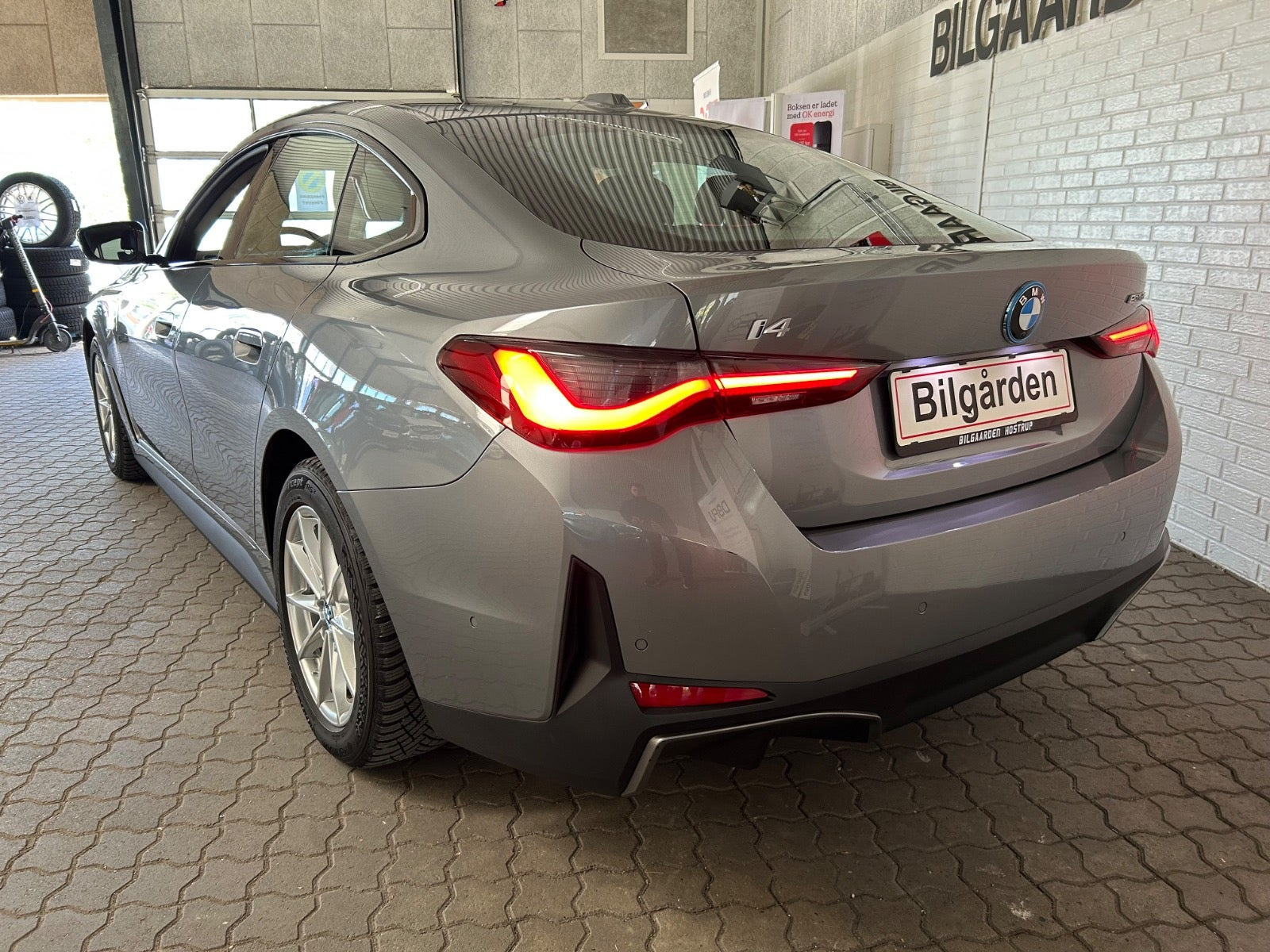 Sort BMW i4 fra 2023