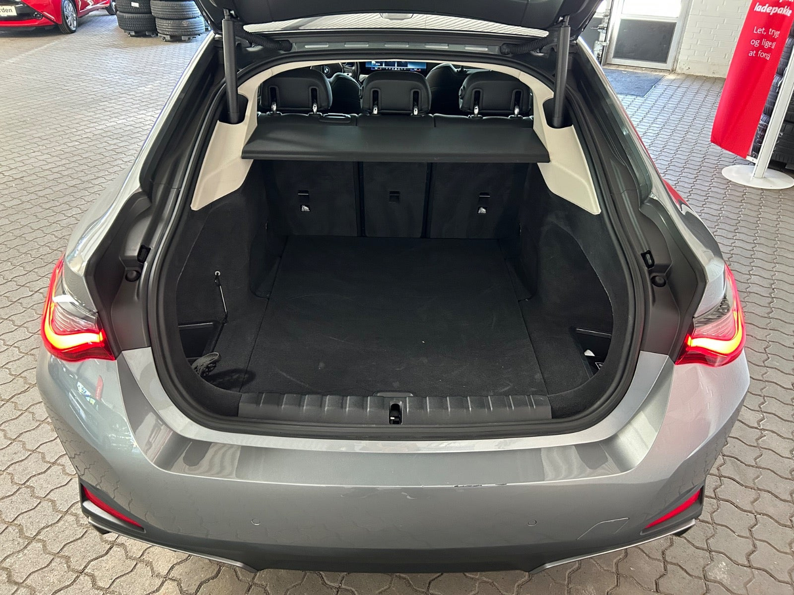 Sort BMW i4 fra 2023