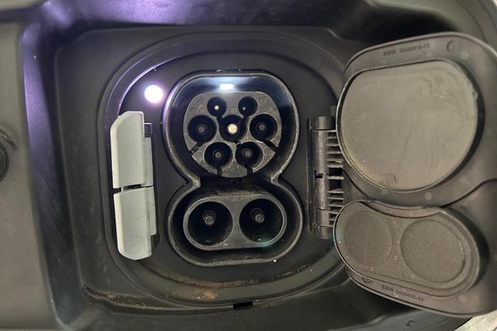 Sort BMW i4 fra 2023