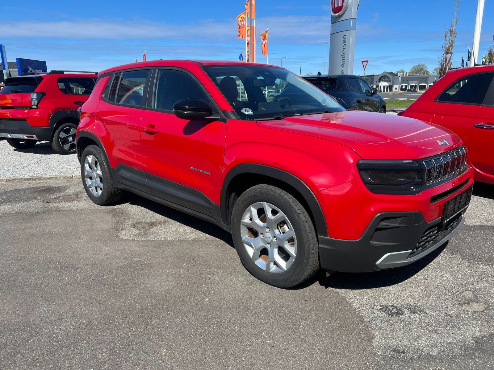 Rød Jeep Avenger fra 2023