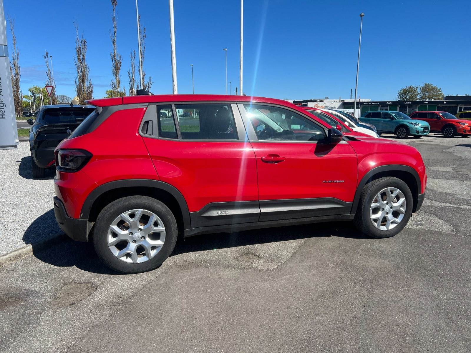 Rød Jeep Avenger fra 2023