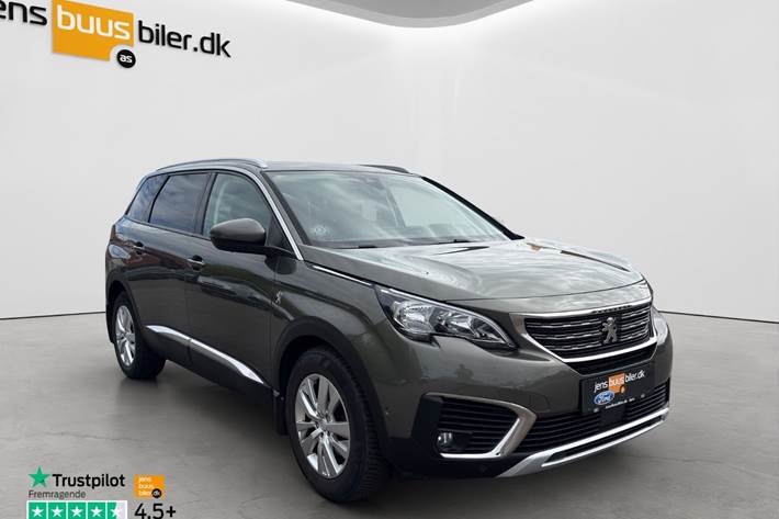 Grå Peugeot 5008 fra 2018