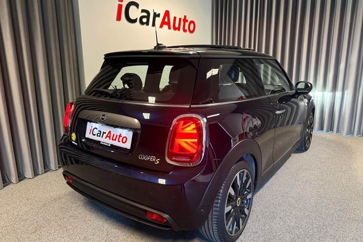 Sort Mini Cooper SE fra 2021