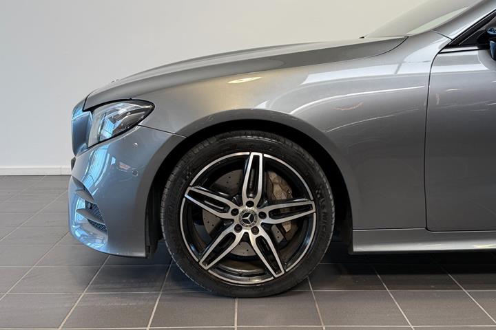 Grå Mercedes E400 fra 2017