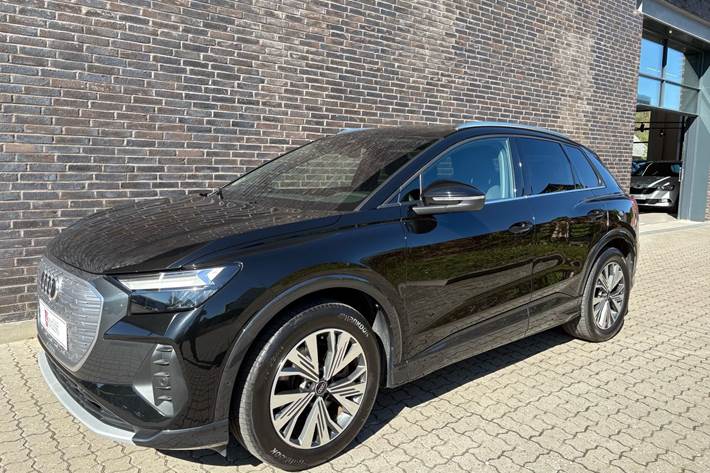Sort Audi Q4 fra 2024