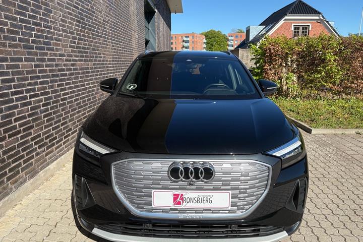 Sort Audi Q4 fra 2024