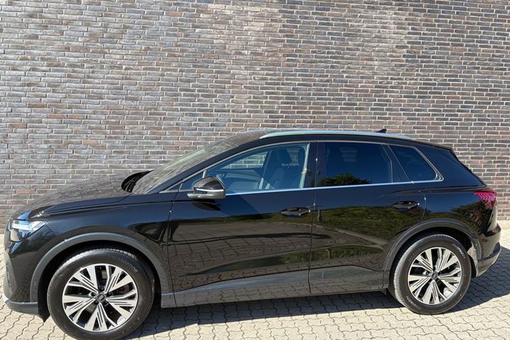Sort Audi Q4 fra 2024