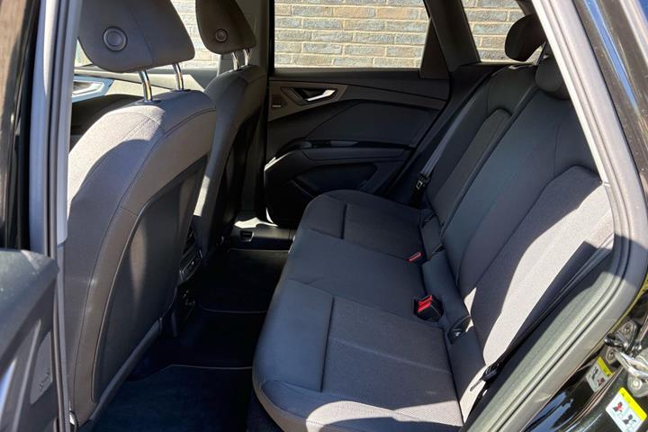 Sort Audi Q4 fra 2024