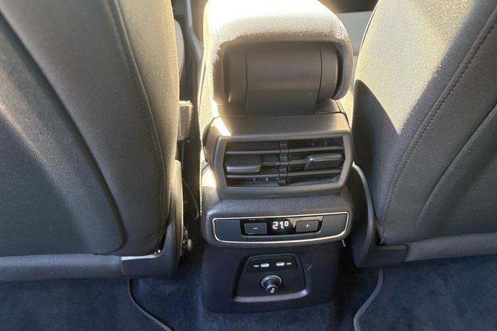 Sort Audi Q4 fra 2024