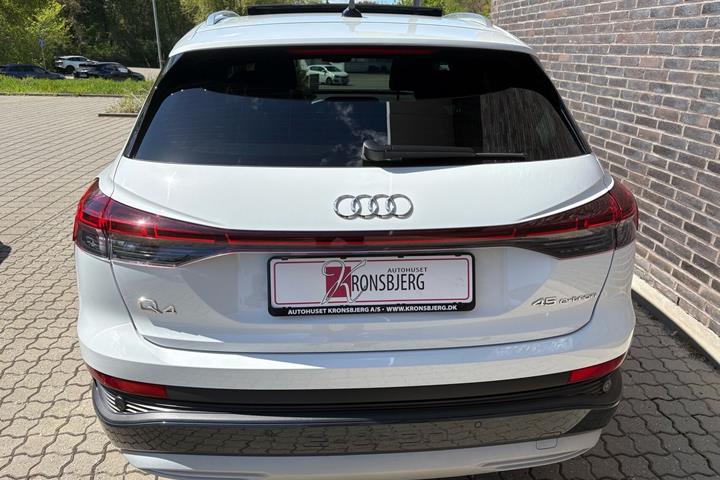 Hvid Audi Q4 fra 2024