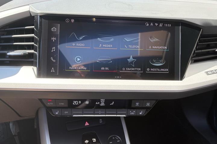 Hvid Audi Q4 fra 2024