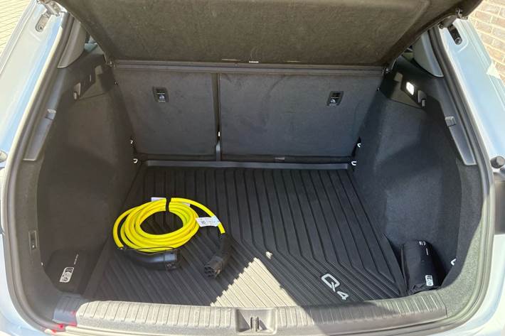 Hvid Audi Q4 fra 2024