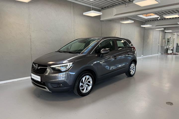 Grå Opel Crossland X fra 2021 set udefra