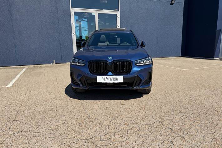Blå BMW iX3 fra 2023
