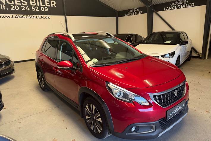 Rød Peugeot 2008 fra 2017
