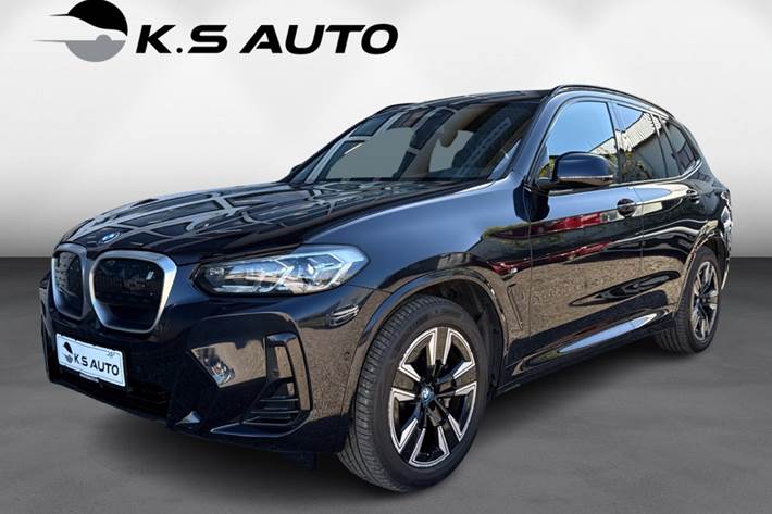 Blå BMW iX3 fra 2022