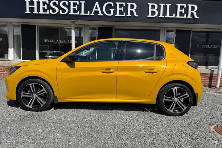 Gul Peugeot 208 fra 2020