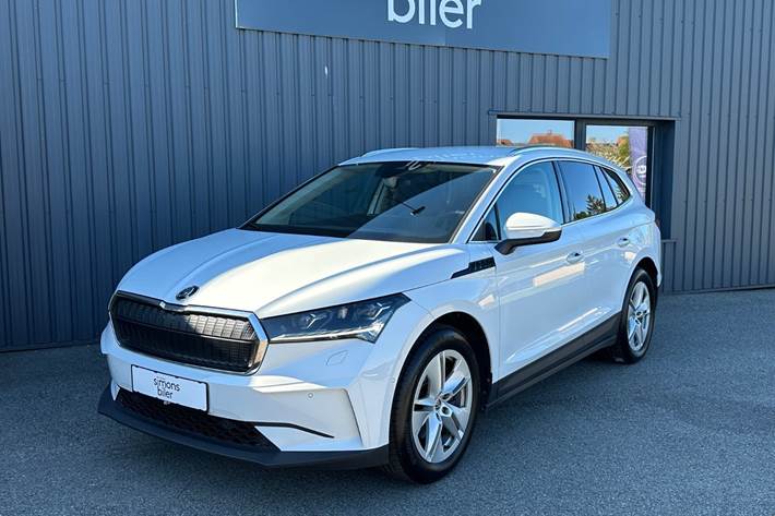 Hvid Skoda Enyaq fra 2023