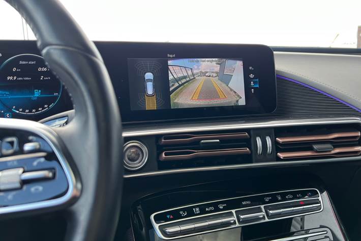 Grå Mercedes EQC400 fra 2022