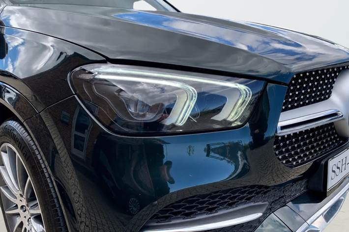 Grøn Mercedes GLE350 de fra 2023