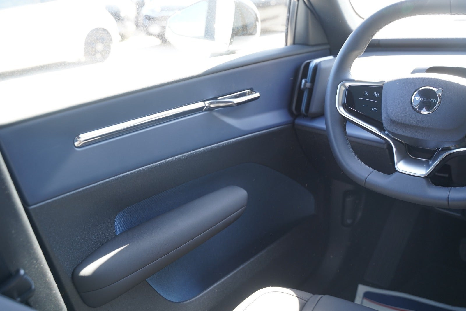 Blå Volvo EX30 fra 2025