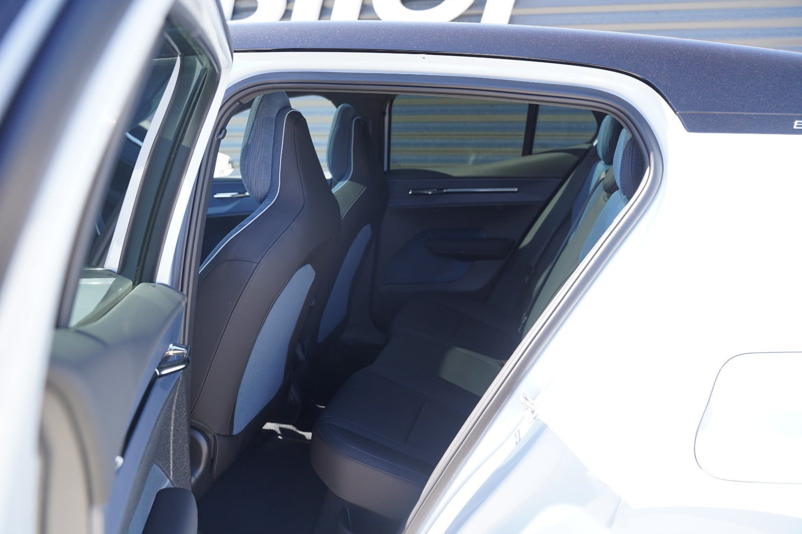 Blå Volvo EX30 fra 2025