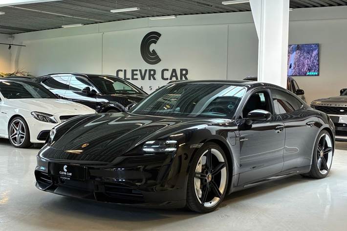 Sort Porsche Taycan Turbo fra 2020