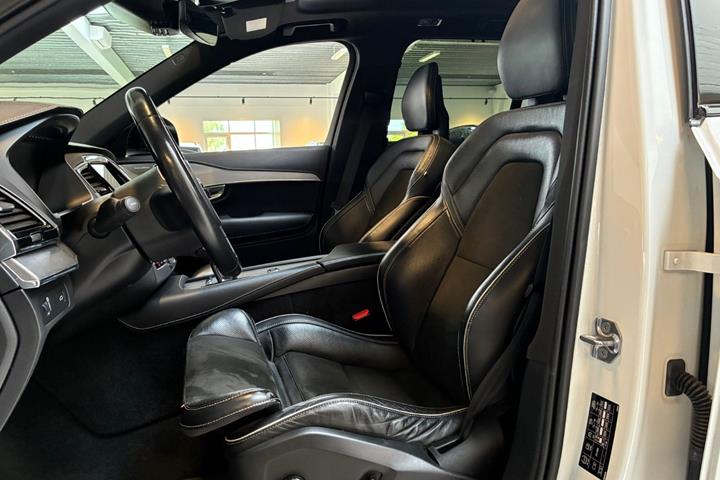 Hvid Volvo XC90 fra 2020