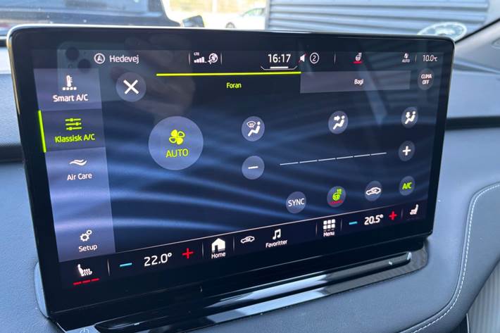 Blå Skoda Enyaq fra 2023