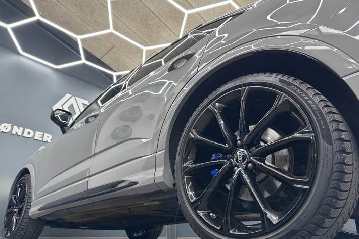 Grå Audi RS Q3 fra 2020