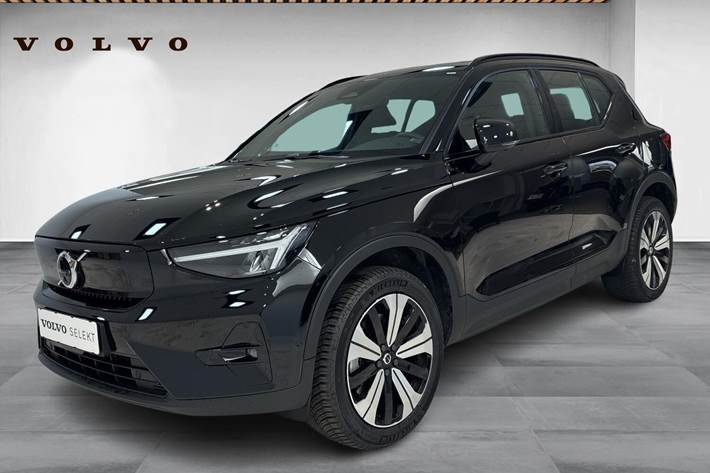 Sort Volvo XC40 fra 2023 set udefra