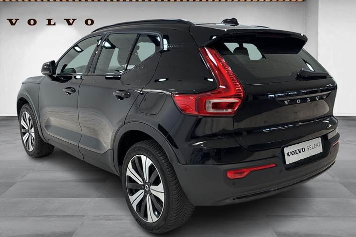 Sort Volvo XC40 fra 2023