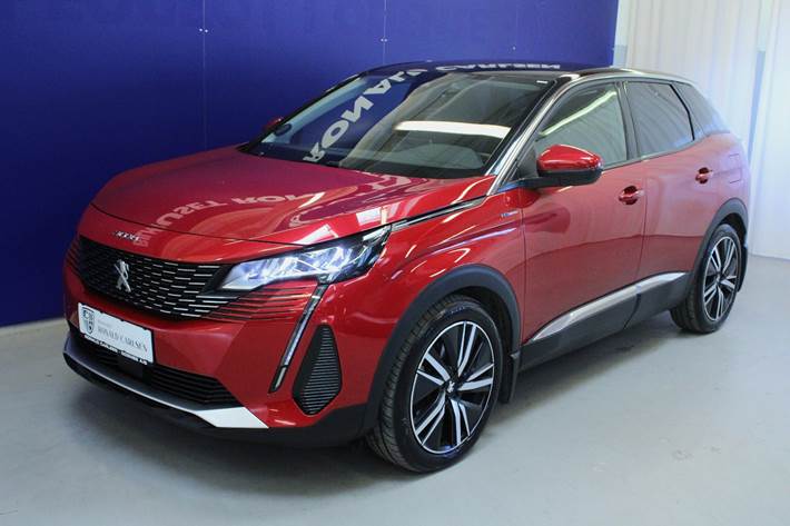 Rød Peugeot 3008 fra 2021