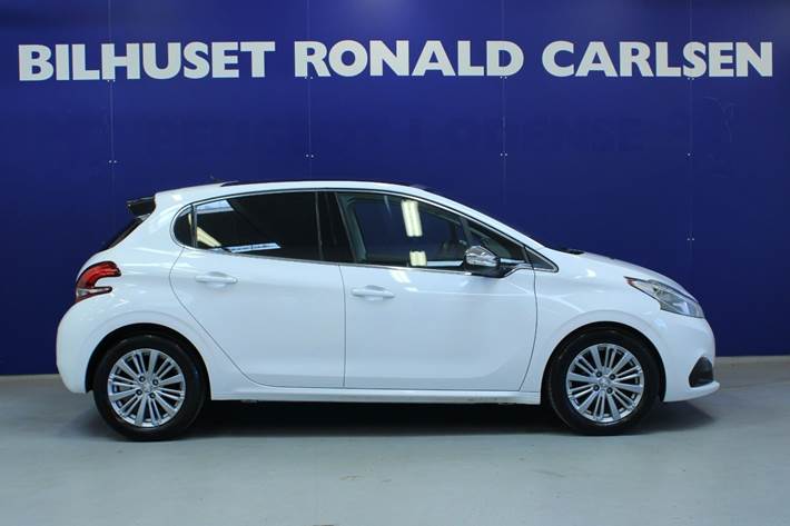 Hvid Peugeot 208 fra 2019