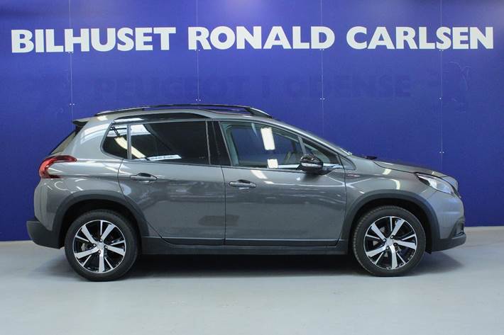 Grå Peugeot 2008 fra 2019