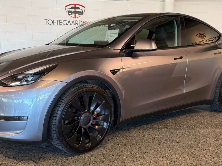 Tesla Model Y Performance AWD