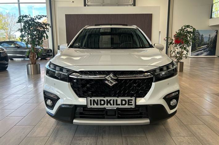Hvid Suzuki S-Cross fra 2022