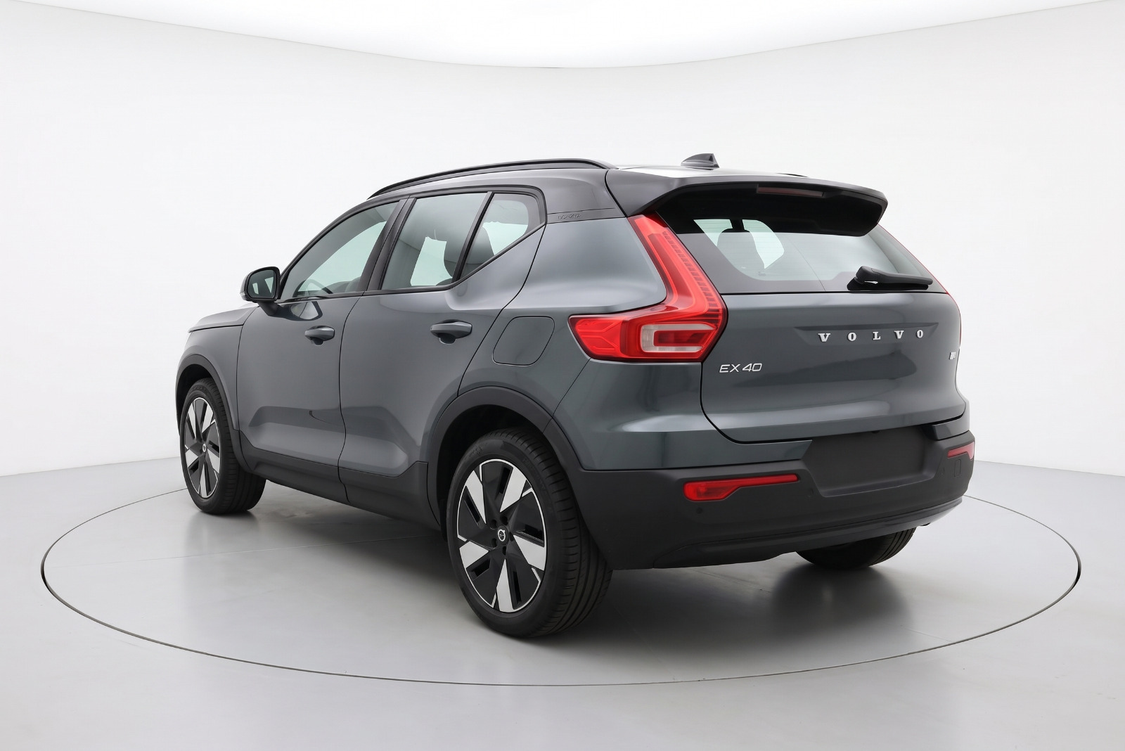 Grå Volvo EX40 fra 2026