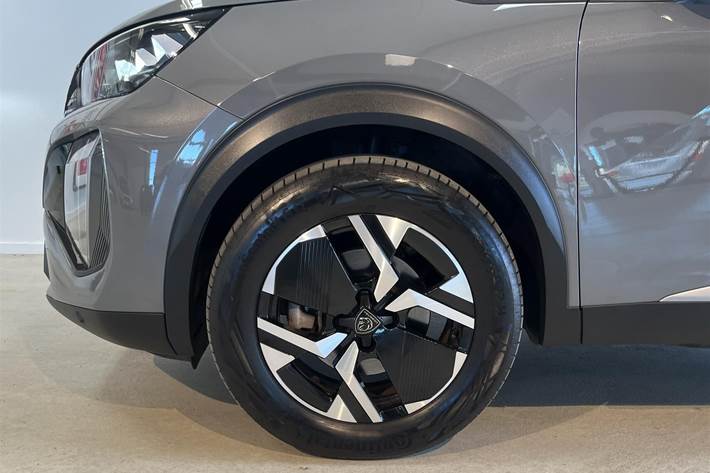 Grå Peugeot e-2008 fra 2023
