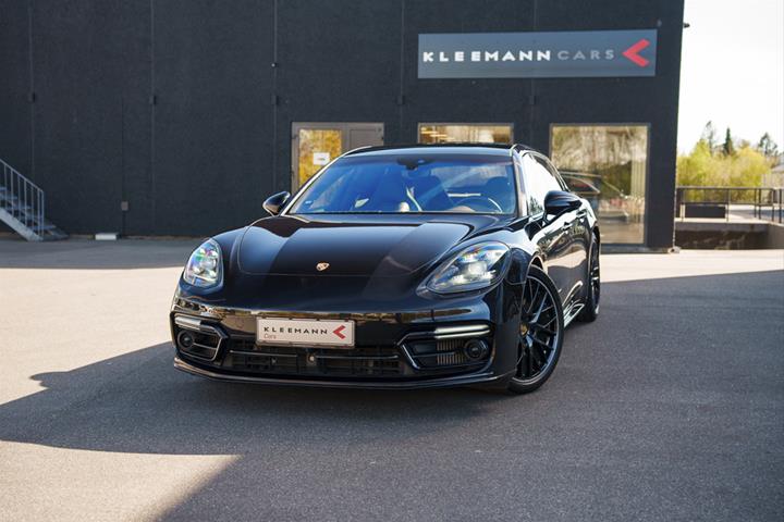 Sort Porsche Panamera Turbo S fra 2018 set udefra