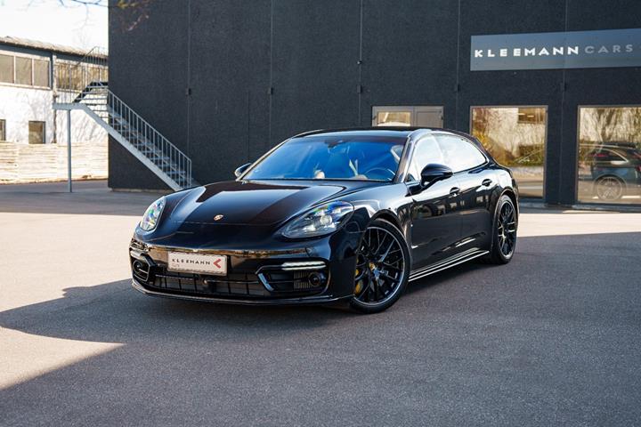 Sort Porsche Panamera Turbo S fra 2018 set udefra