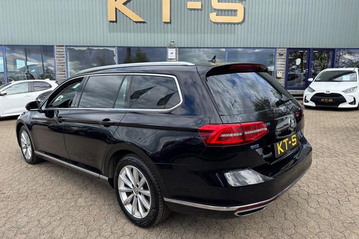 Sort VW Passat fra 2017