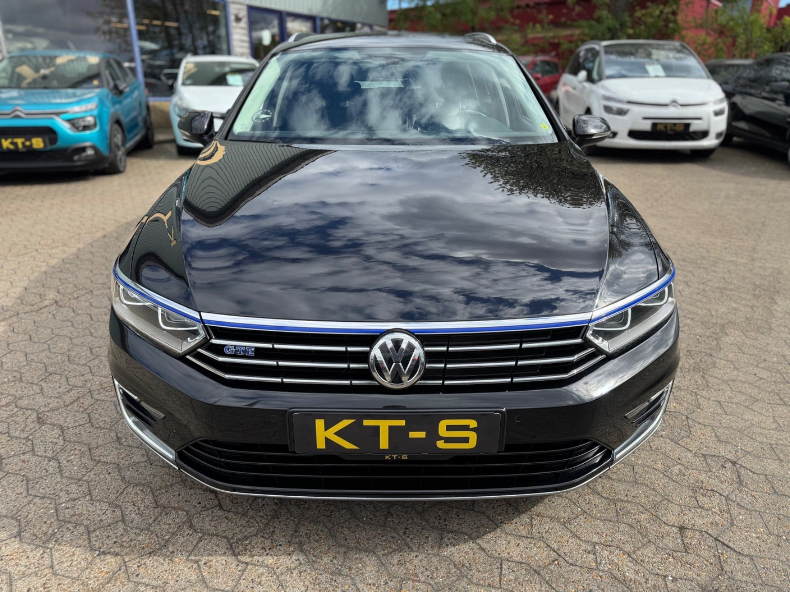 Sort VW Passat fra 2017