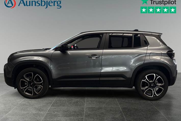 Sølv Jeep Avenger fra 2025