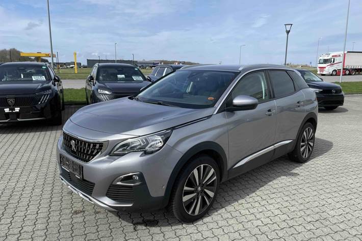 Grå Peugeot 3008 fra 2017