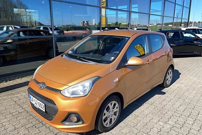 Gul Hyundai i10 fra 2015