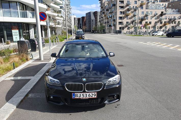 Sort BMW 5-Serie fra 2012